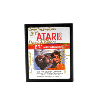 * Signature Series E.T. Cast Signed Video Game – E.T. Atari 2600 Cartridge /20 pieces