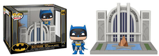 Funko Pop! Batman w/ the Hall of Justice Town 09 Vinyl Figure [Heavy Damage]