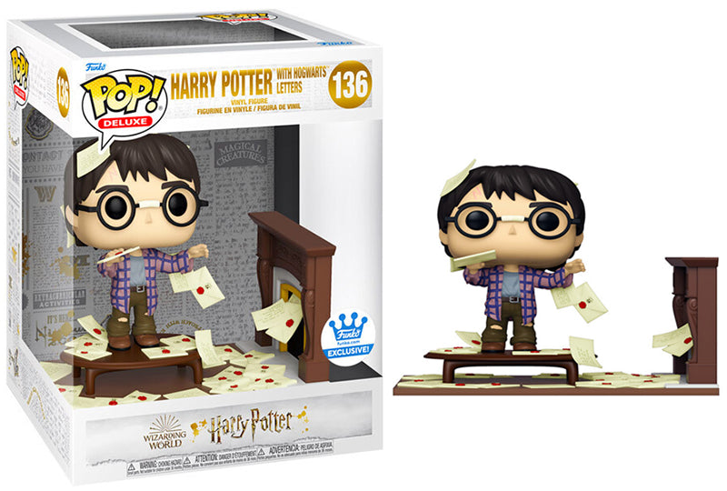 Harry Potter w/ Hogwarts Letters (Deluxe, 6-inch) 136 - Funko Shop Exc